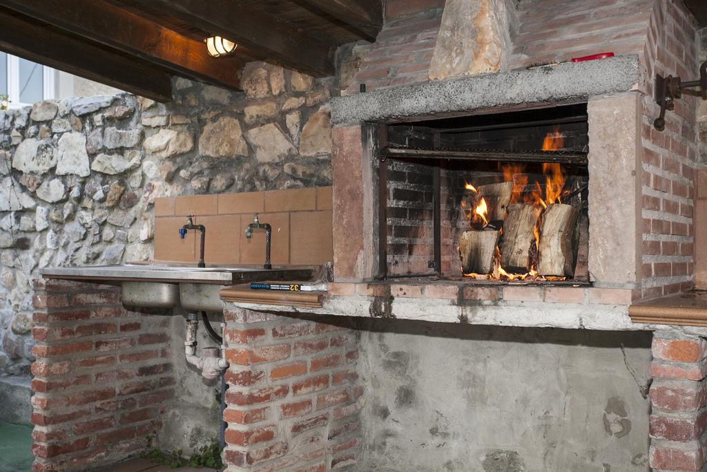 Gasthaus El Cabanon De Pimiango Exterior foto